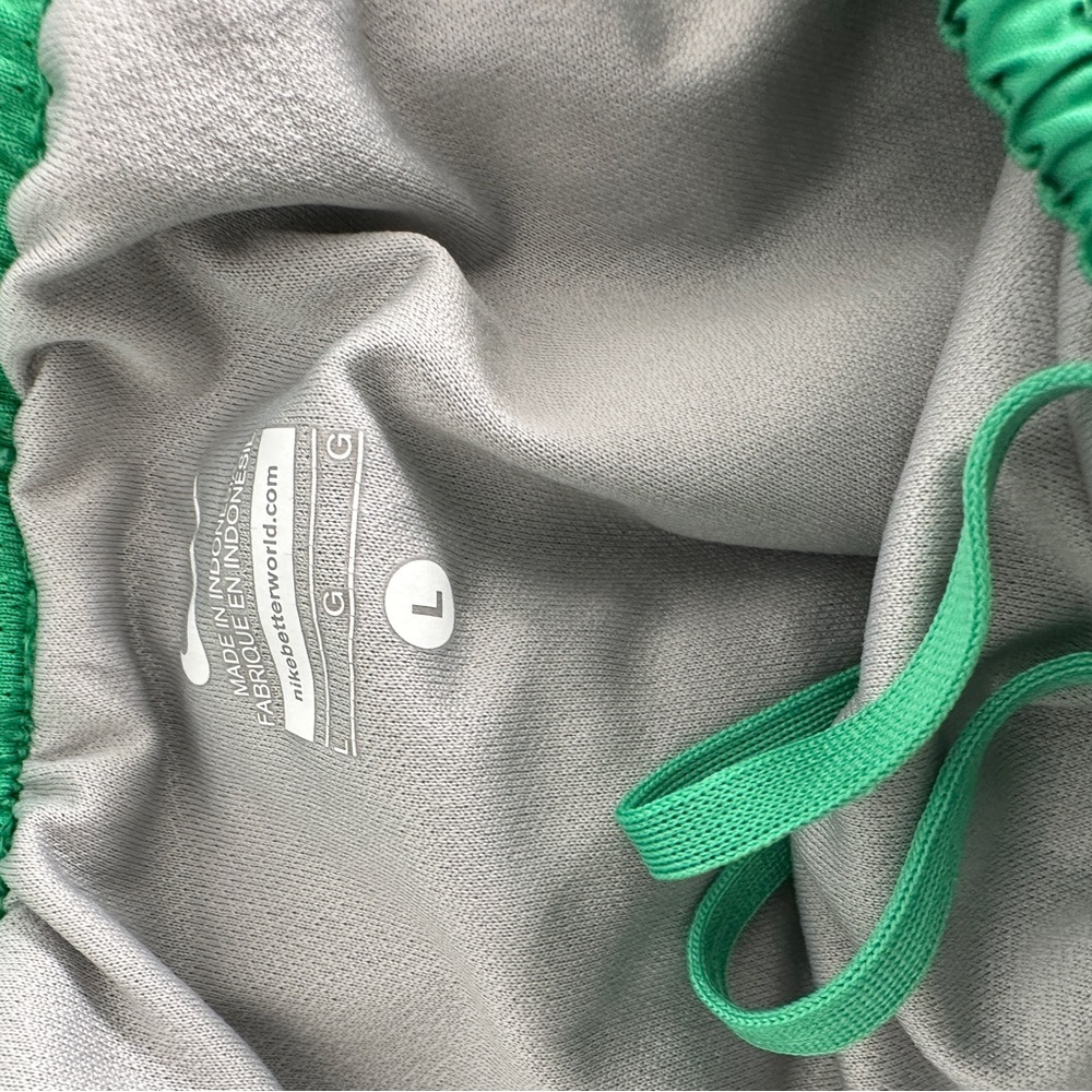 Nike Green and Gray Sports Shorts - Picture 5 of 6